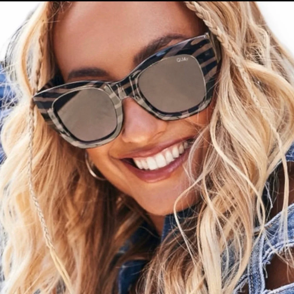 QUAY AUSTRALIA After Hours Bevel Zebra Stripe Frame Smoke Lens Sunglasses 100% U - Picture 1 of 16